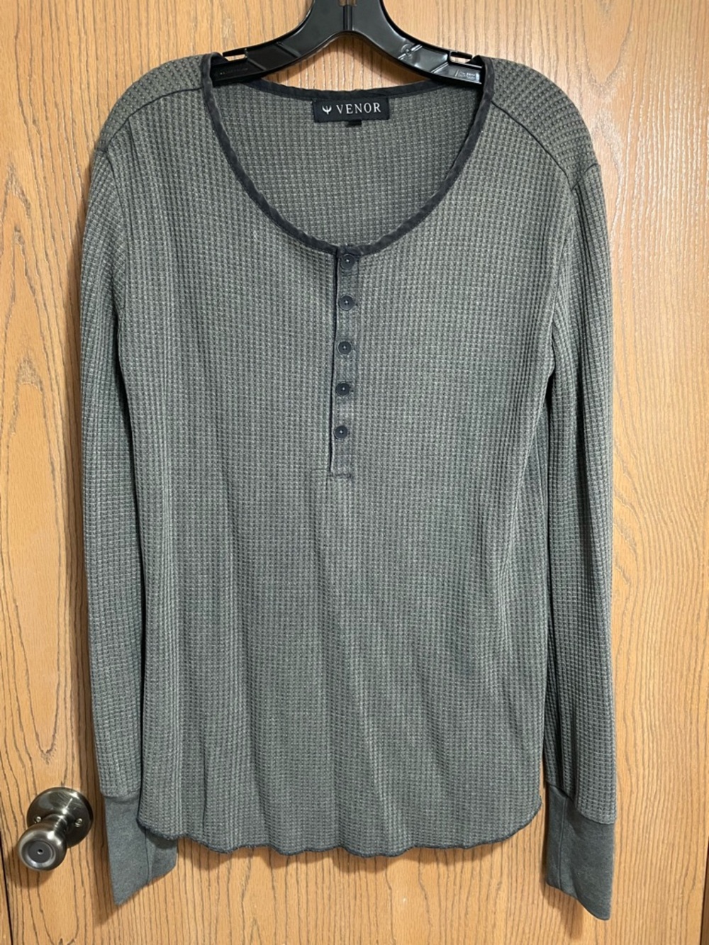Venor Long Sleeve Henley in Olive